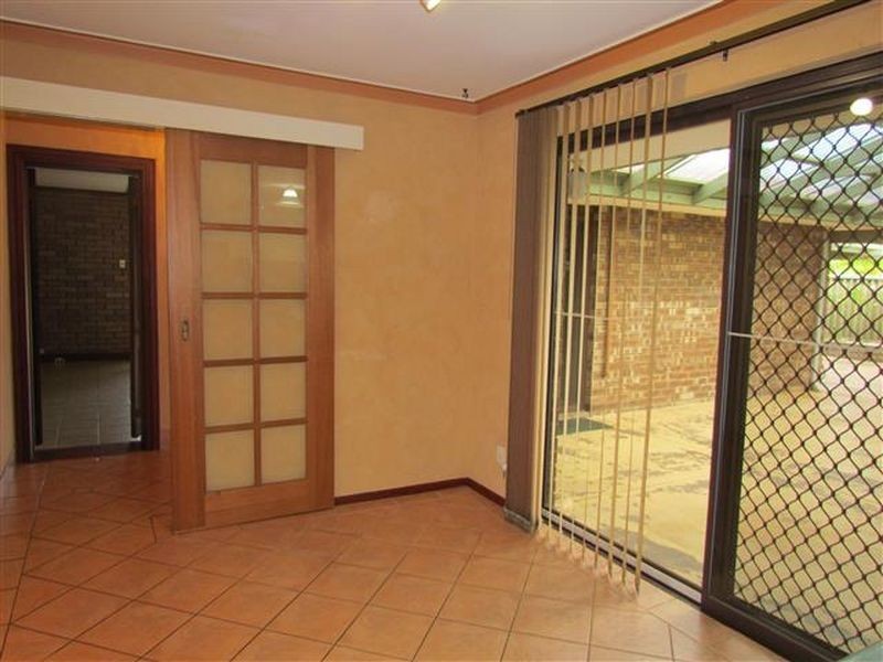 24 Zelkova Way, Parkwood WA 6147