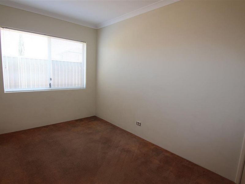 6 Weybridge Drive, Wellard WA 6170