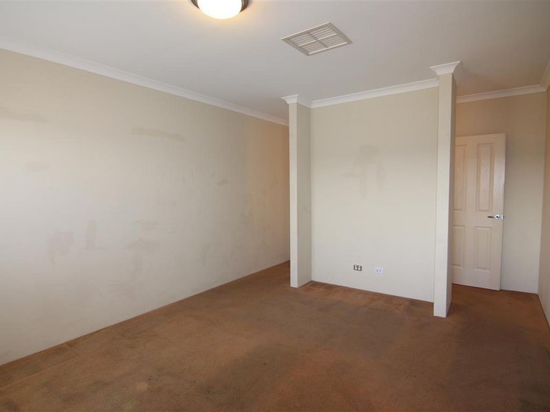 6 Weybridge Drive, Wellard WA 6170