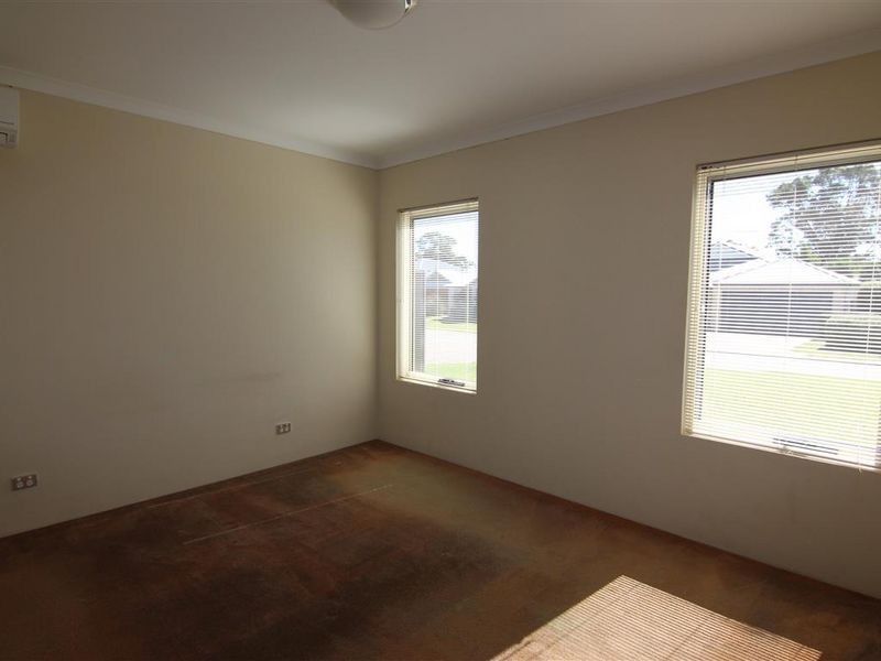 6 Weybridge Drive, Wellard WA 6170
