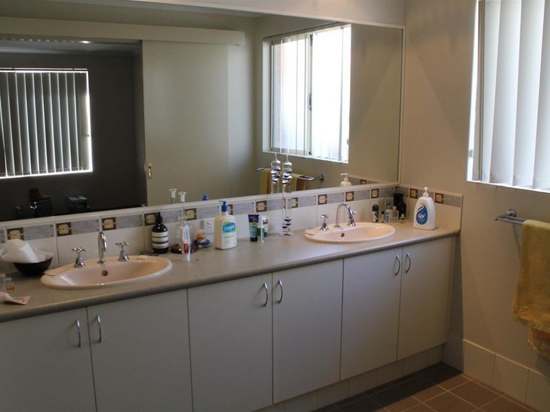 11A Vesta Crescent, Shelley WA 6148