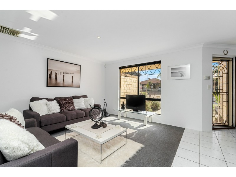 8 Shoalhaven Rise, Success WA 6164