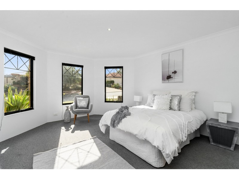 8 Shoalhaven Rise, Success WA 6164