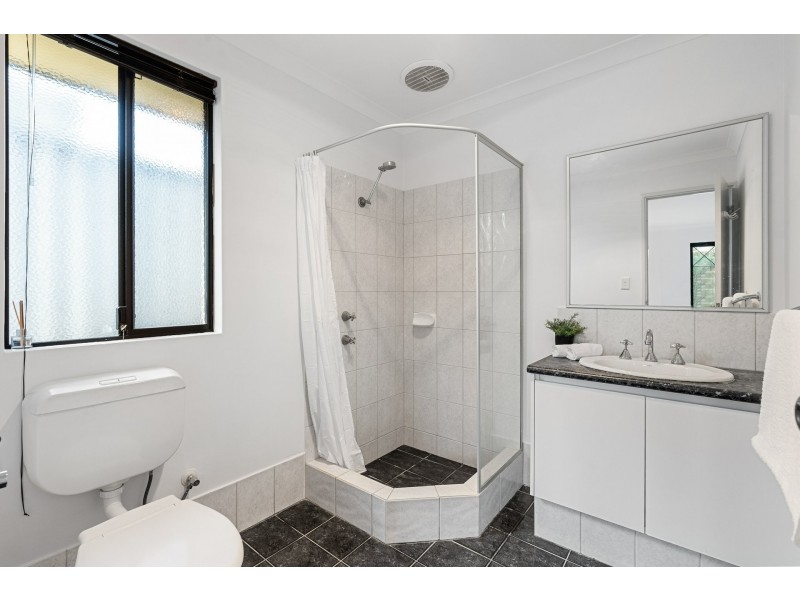 8 Shoalhaven Rise, Success WA 6164