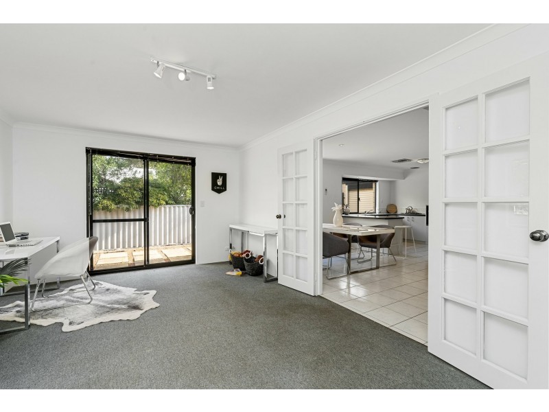 8 Shoalhaven Rise, Success WA 6164