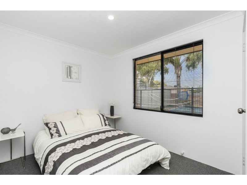 8 Shoalhaven Rise, Success WA 6164