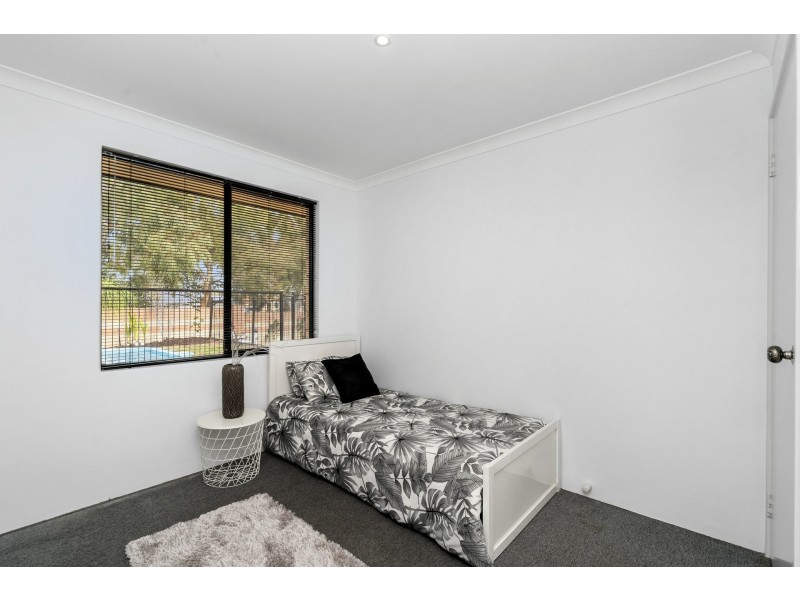 8 Shoalhaven Rise, Success WA 6164