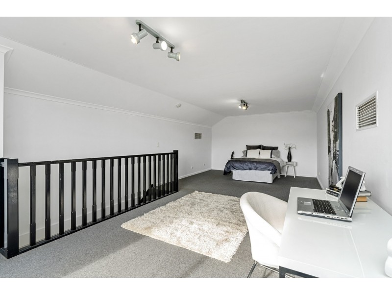 8 Shoalhaven Rise, Success WA 6164