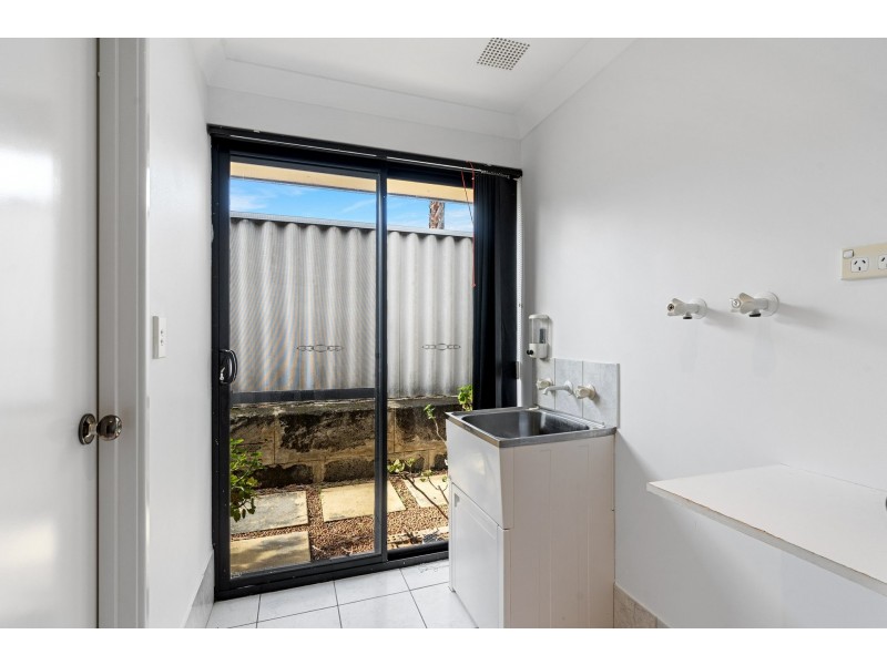 8 Shoalhaven Rise, Success WA 6164