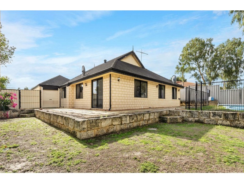 8 Shoalhaven Rise, Success WA 6164