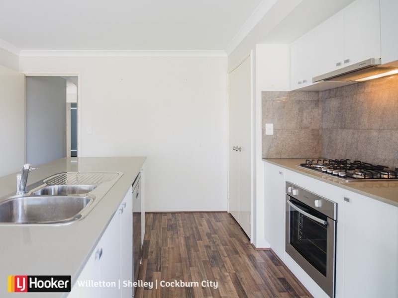 22 Riva Entrance, Piara Waters WA 6112