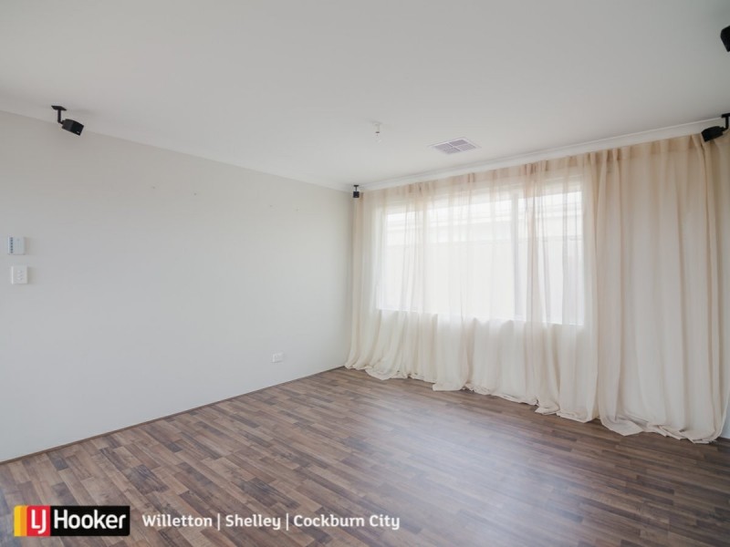 22 Riva Entrance, Piara Waters WA 6112