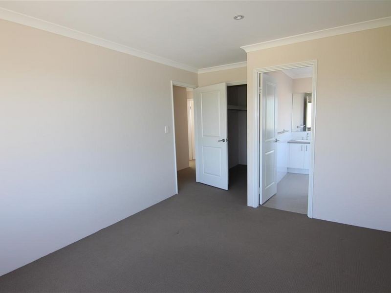 1/7 Gild Street, Cloverdale WA 6105