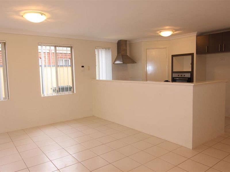 2/54 Sixth Road, Armadale WA 6112