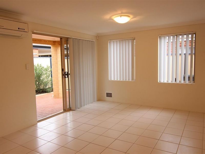 2/54 Sixth Road, Armadale WA 6112