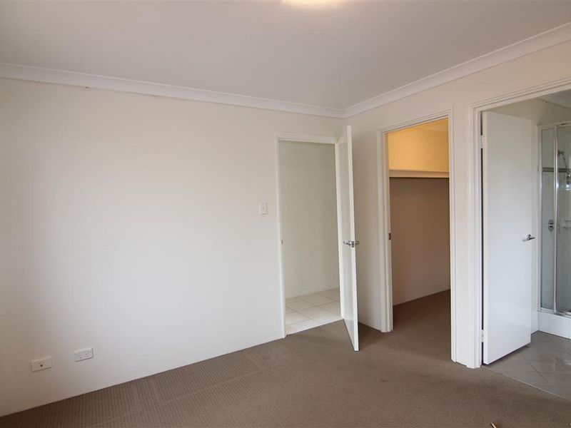 2/54 Sixth Road, Armadale WA 6112