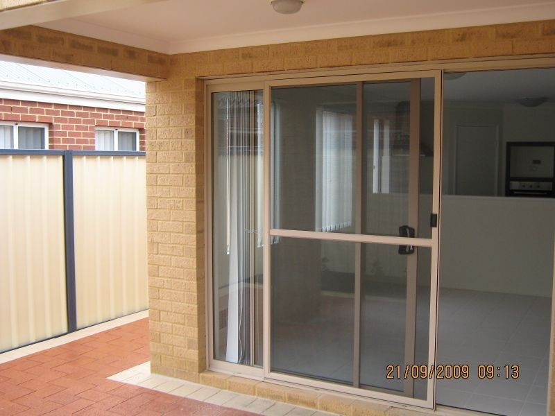 2/54 Sixth Road, Armadale WA 6112