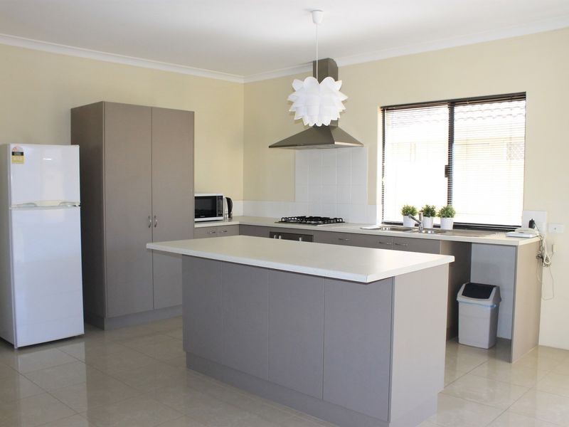 17 Towncentre Drive, Thornlie WA 6108