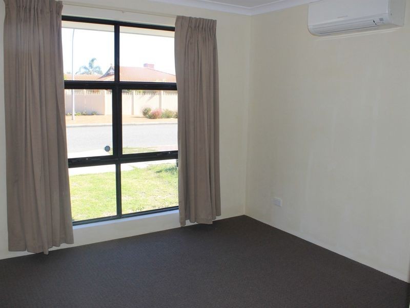 17 Towncentre Drive, Thornlie WA 6108