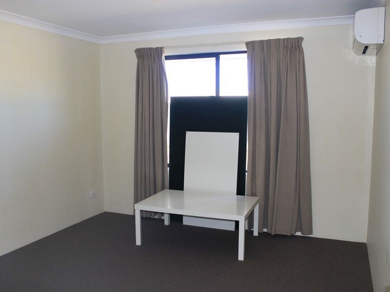 17 Towncentre Drive, Thornlie WA 6108