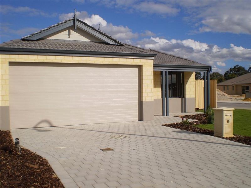 1 Heaney Way, Canning Vale WA 6155