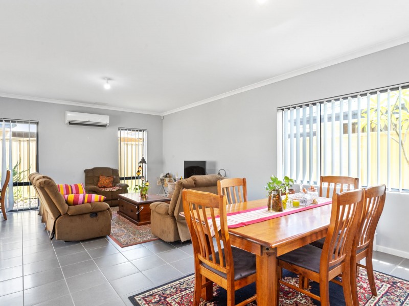 16 Fairlie Road, Canning Vale WA 6155