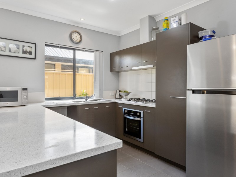 16 Fairlie Road, Canning Vale WA 6155