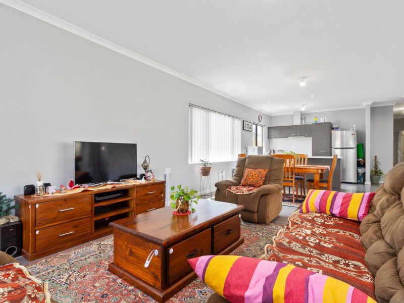 16 Fairlie Road, Canning Vale WA 6155