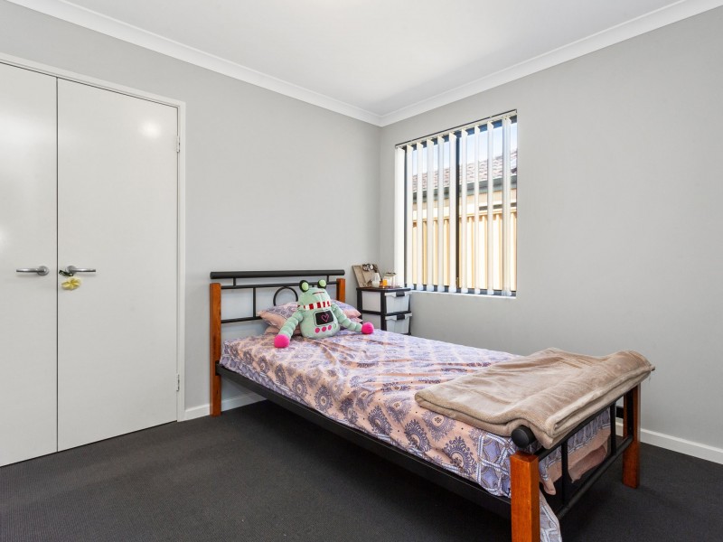 16 Fairlie Road, Canning Vale WA 6155