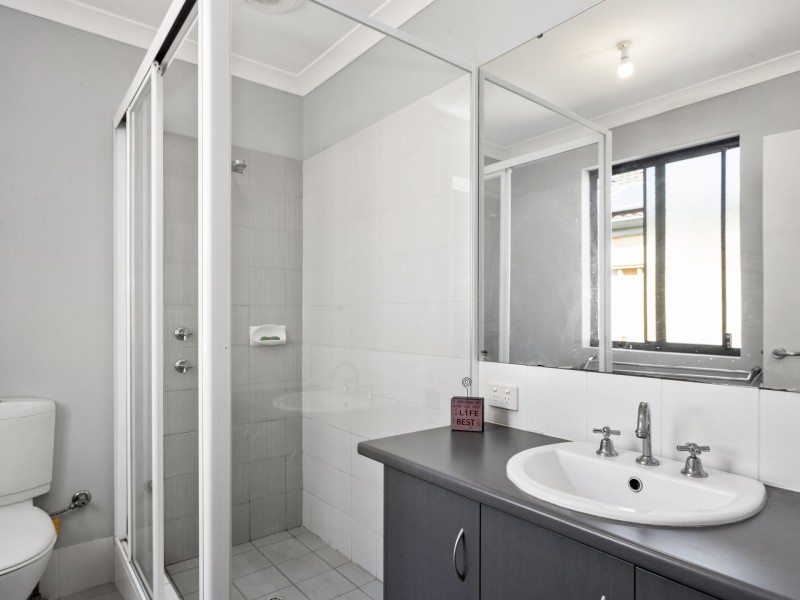 16 Fairlie Road, Canning Vale WA 6155