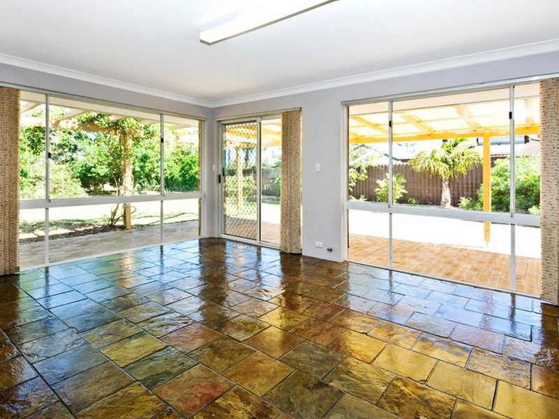 6 Callicoma Court, South Lake WA 6164