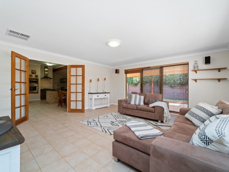 2 Browallia Close, Canning Vale WA 6155