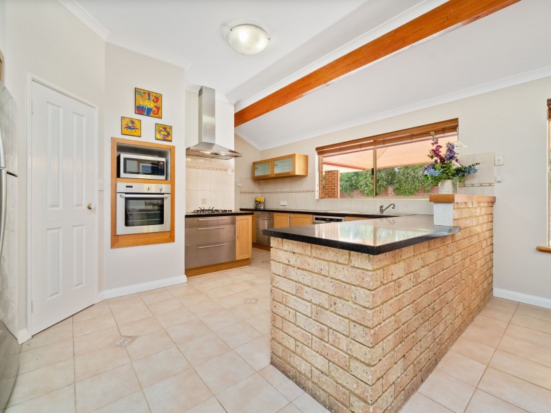 2 Browallia Close, Canning Vale WA 6155