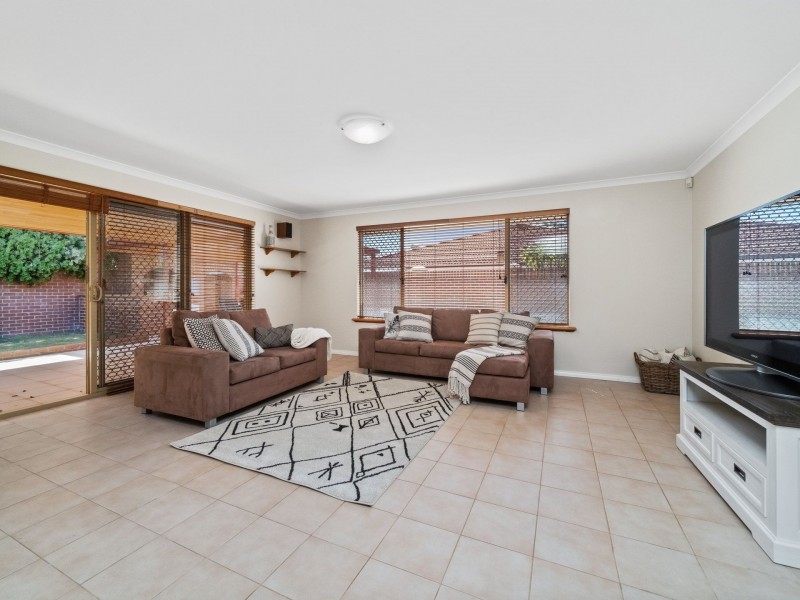 2 Browallia Close, Canning Vale WA 6155