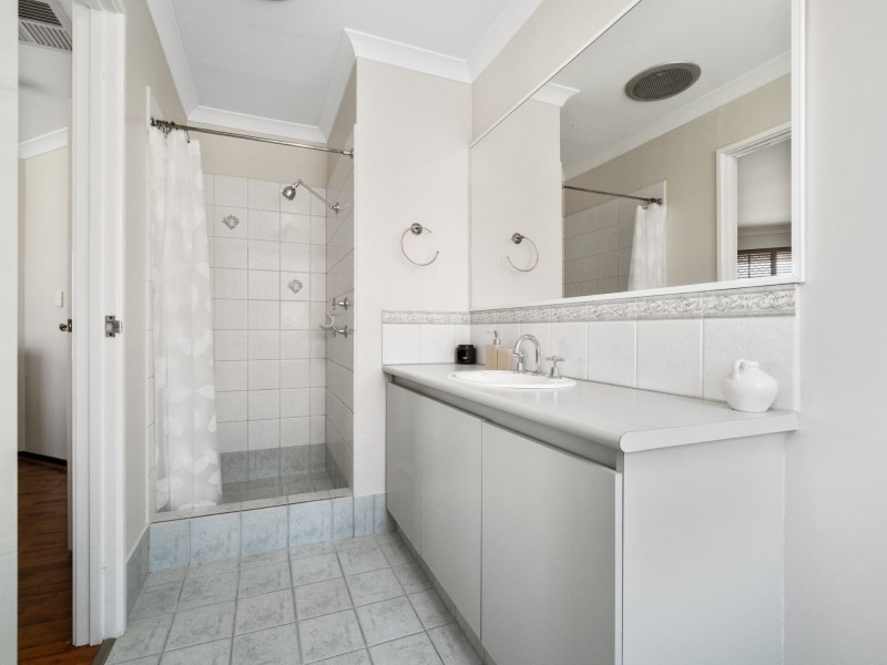 2 Browallia Close, Canning Vale WA 6155