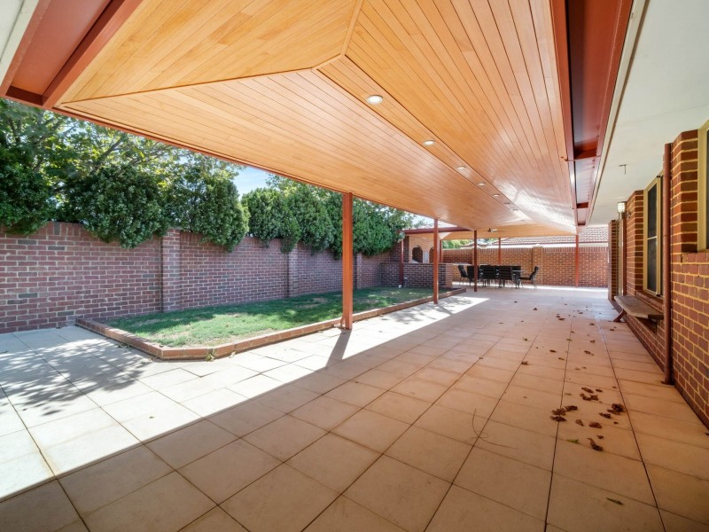 2 Browallia Close, Canning Vale WA 6155