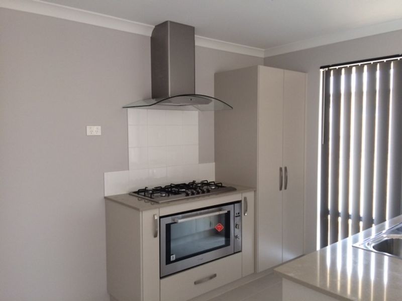 10 Lepley Lane, Hammond Park WA 6164