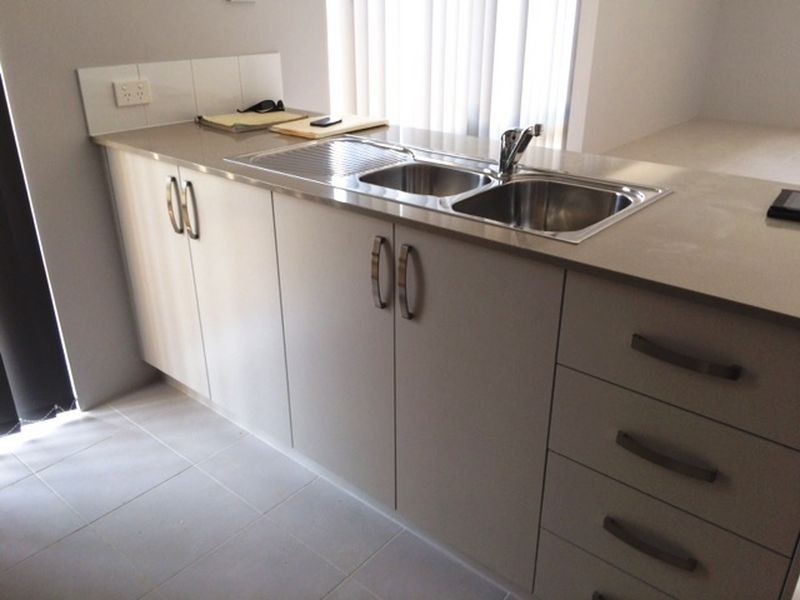 10 Lepley Lane, Hammond Park WA 6164