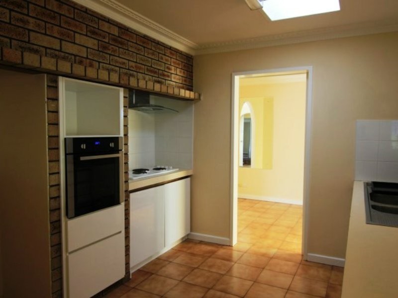 25 Ningaloo Way, Thornlie WA 6108