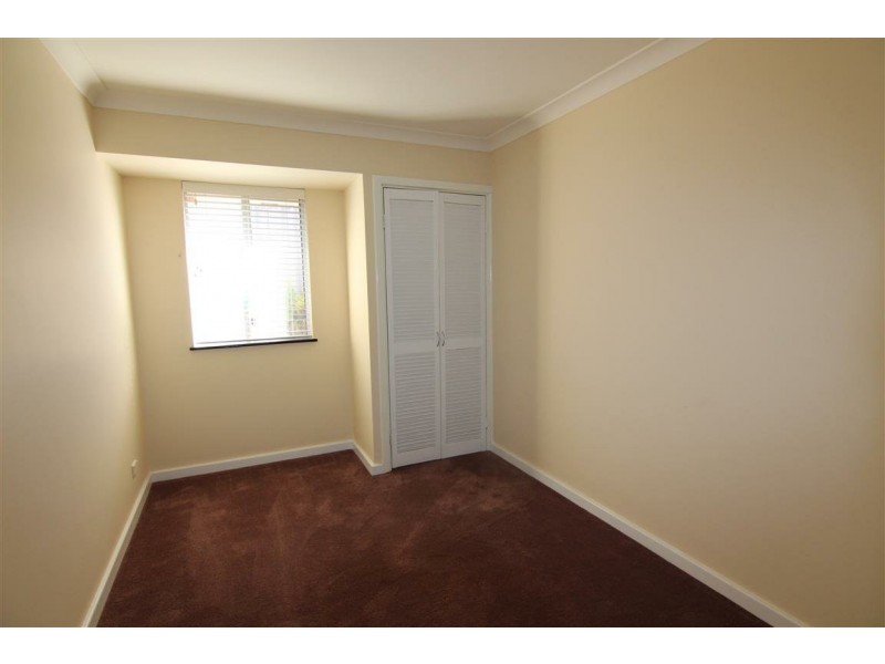 25 Ningaloo Way, Thornlie WA 6108