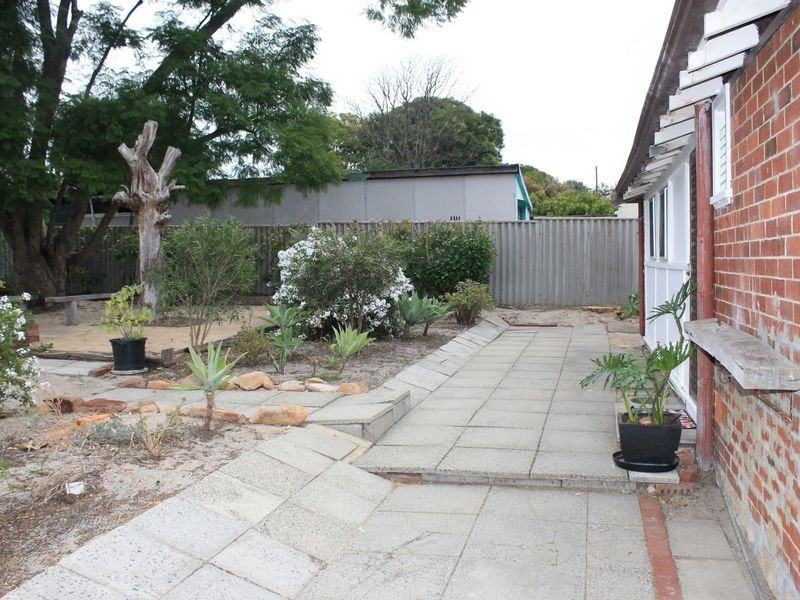 21 Bone Street, St James WA 6102