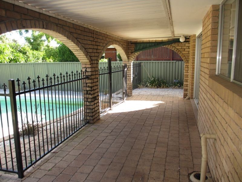 61 Tuscan Street, Rossmoyne WA 6148