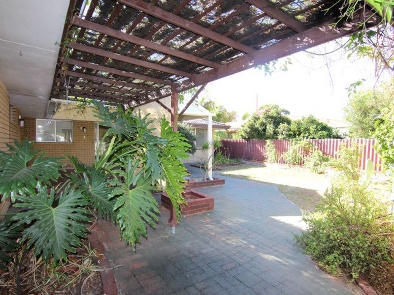 32 Coniston Way, Ferndale WA 6148