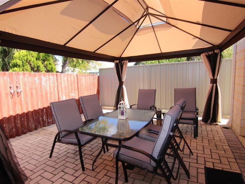 6D Messenger Street, Kelmscott WA 6111