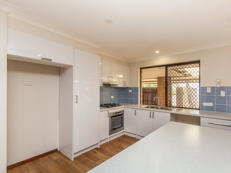 9 Peters Way, Bibra Lake WA 6163