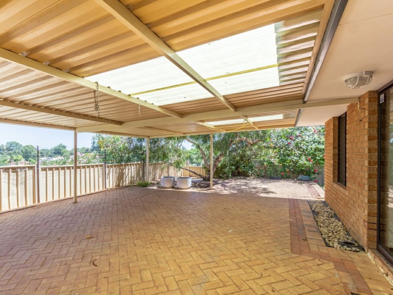 9 Peters Way, Bibra Lake WA 6163