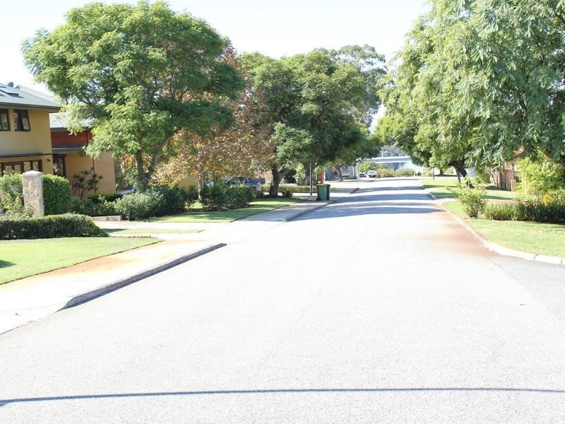 7 Crest Avenue, Mount Pleasant WA 6153