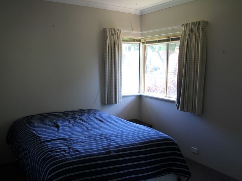 7 Crest Avenue, Mount Pleasant WA 6153