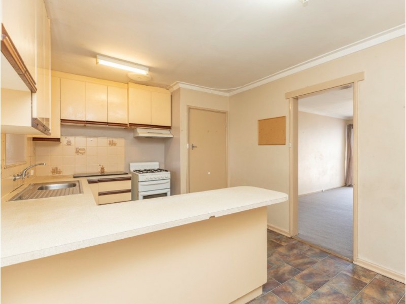 4 Hadlow Place, Thornlie WA 6108