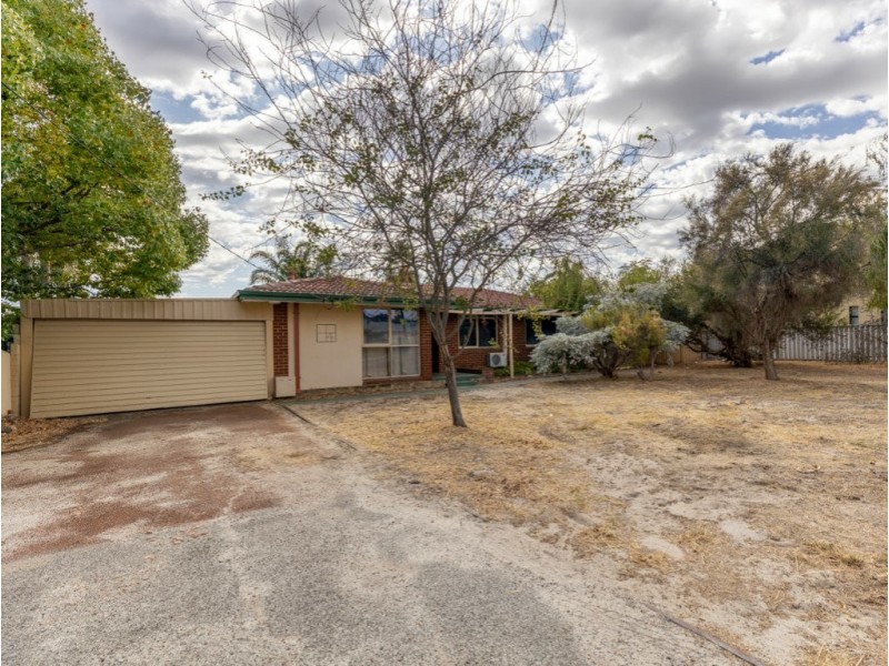 4 Hadlow Place, Thornlie WA 6108